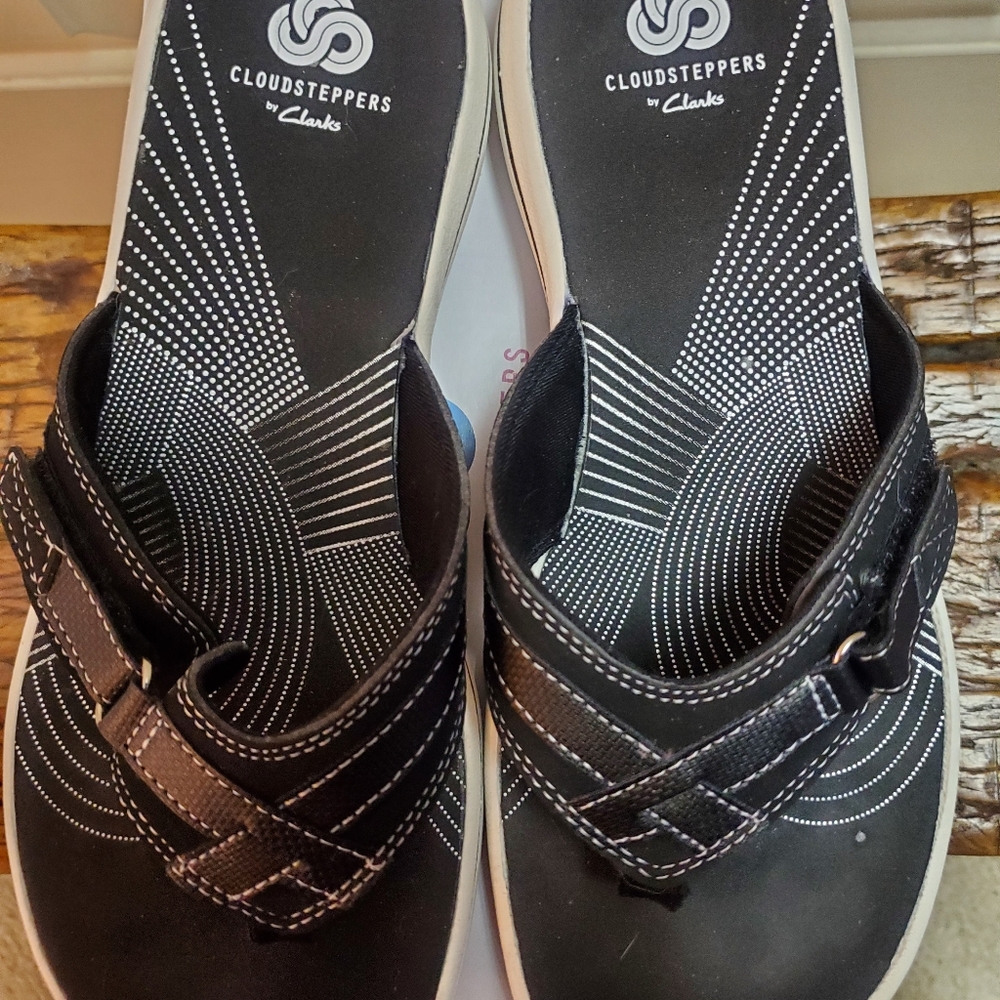 Clarks Flip Flops